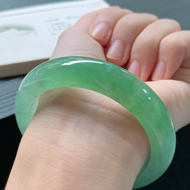 Jadeite bracelet, Burmese old  - огляд і ціна Lighting & Home Decor Studio Photos