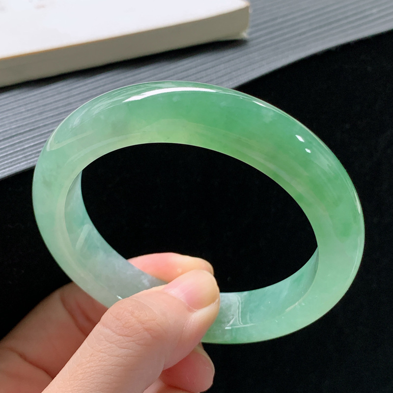 Jadeite bracelet, Burmese old  - огляд і ціна Lighting & Home Decor Studio Photos
