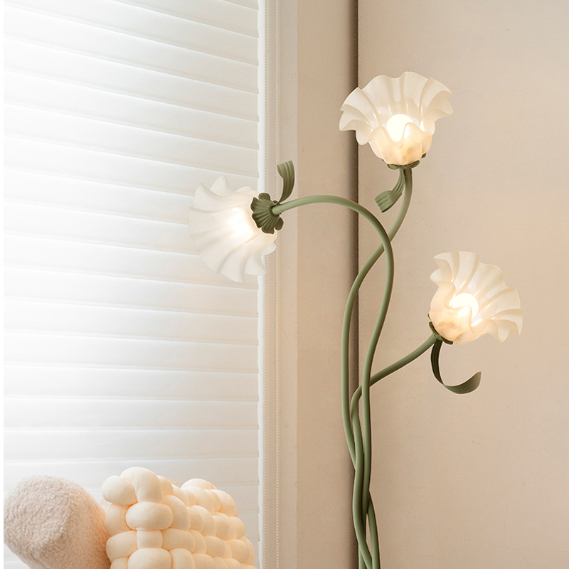 Flower Floor Lamp, E26 Elegant - огляд і ціна Floor Lamp Tripod